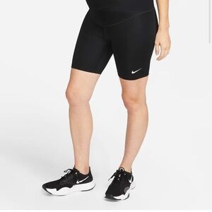 Nike Women's Black Bike Shorts maternity SMALL